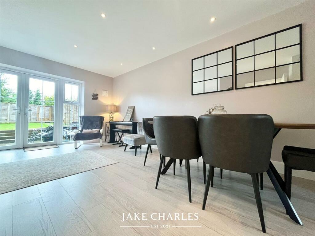 Additional property image - Crescent Gardens, St. Albans