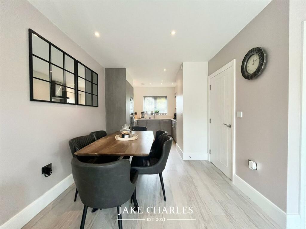 Additional property image - Crescent Gardens, St. Albans