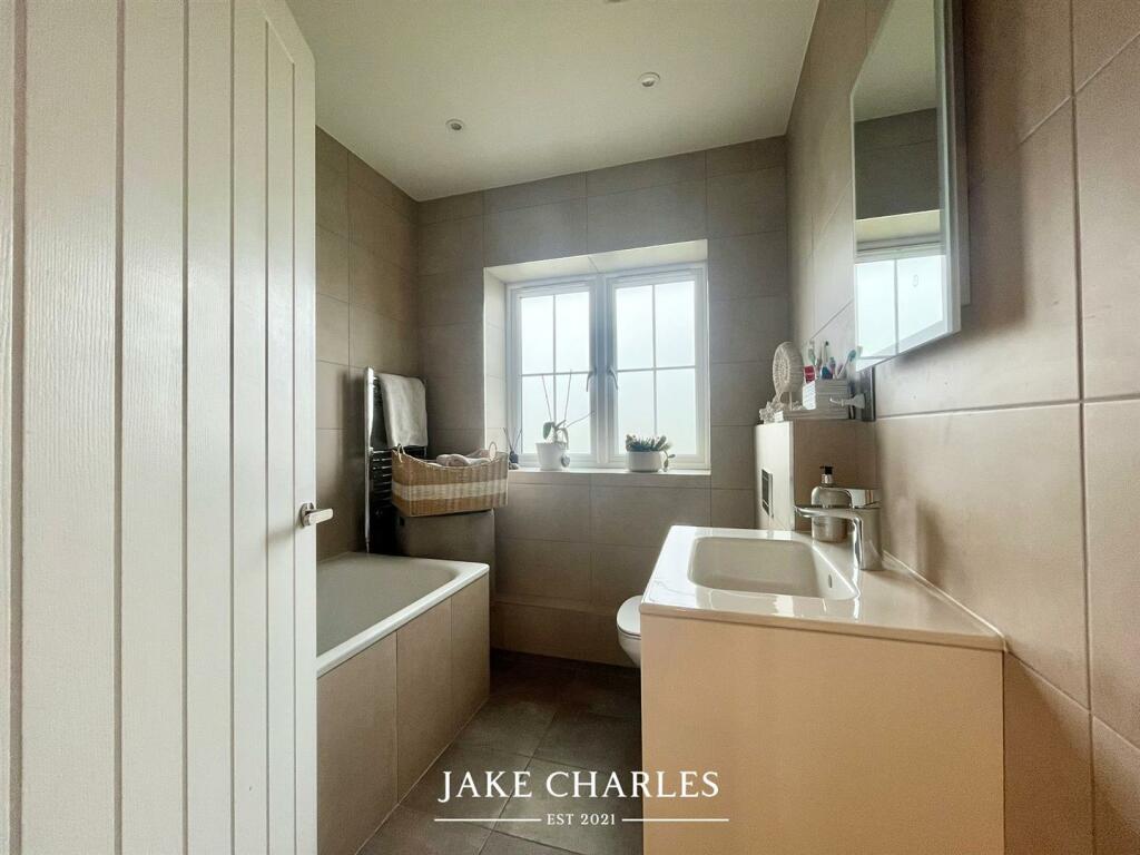 Additional property image - Crescent Gardens, St. Albans