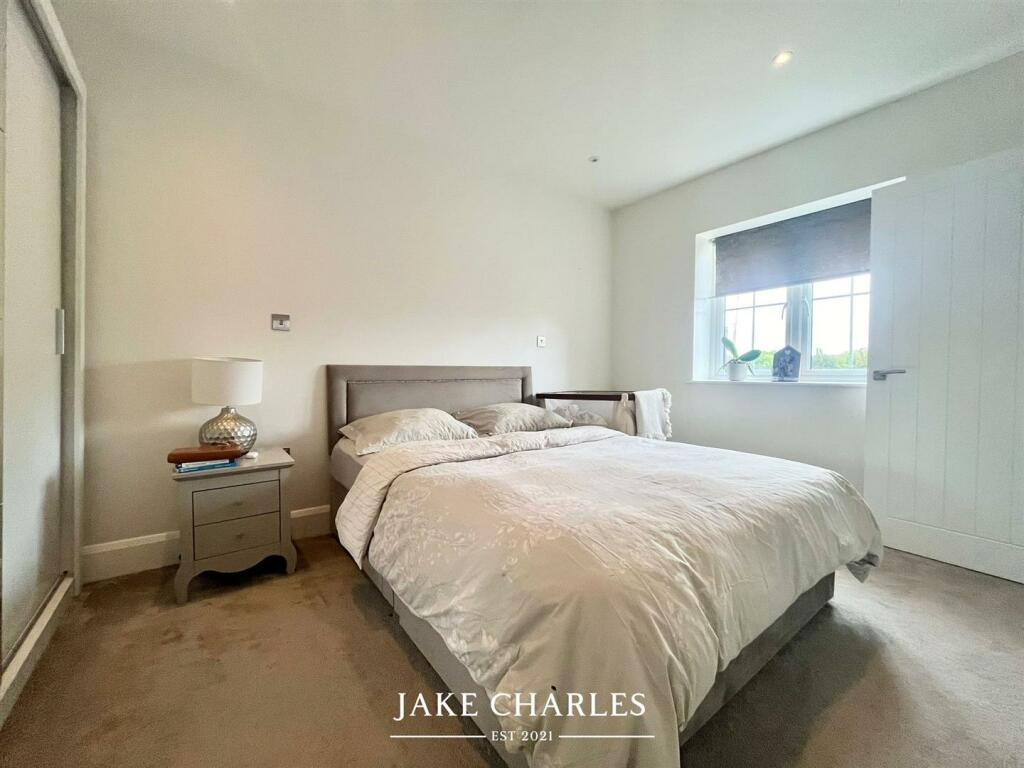 Additional property image - Crescent Gardens, St. Albans