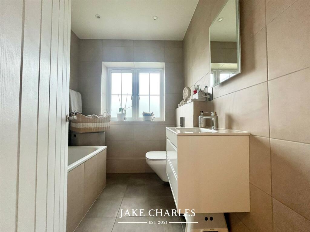 Additional property image - Crescent Gardens, St. Albans