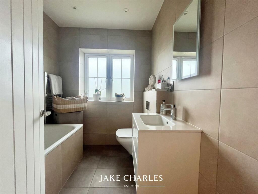 Additional property image - Crescent Gardens, St. Albans