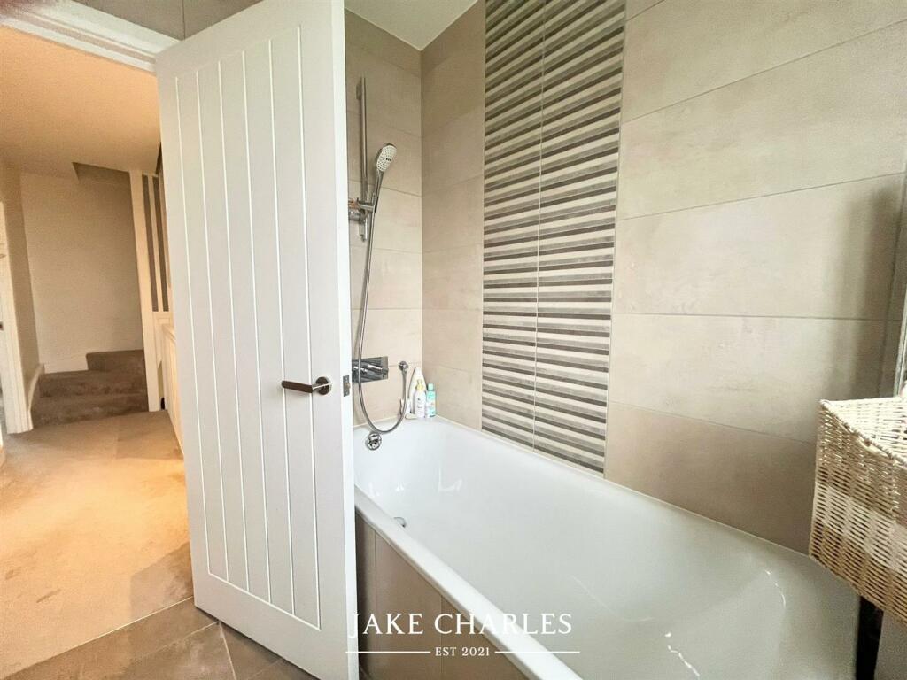 Additional property image - Crescent Gardens, St. Albans