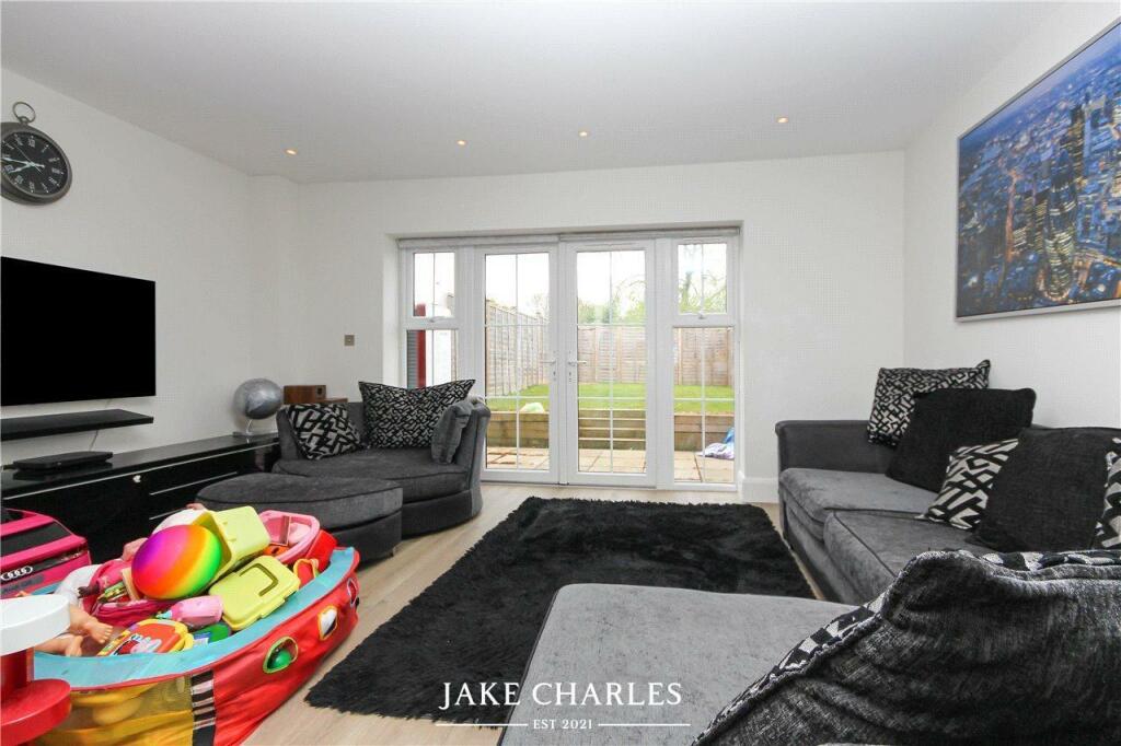 Additional property image - Crescent Gardens, St. Albans