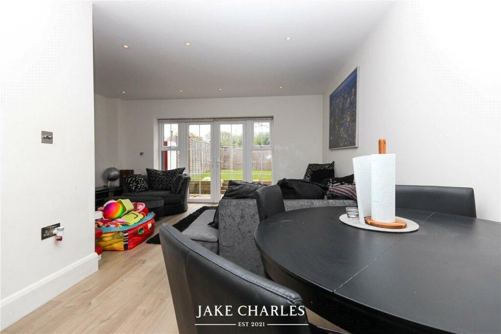 Additional property image - Crescent Gardens, St. Albans