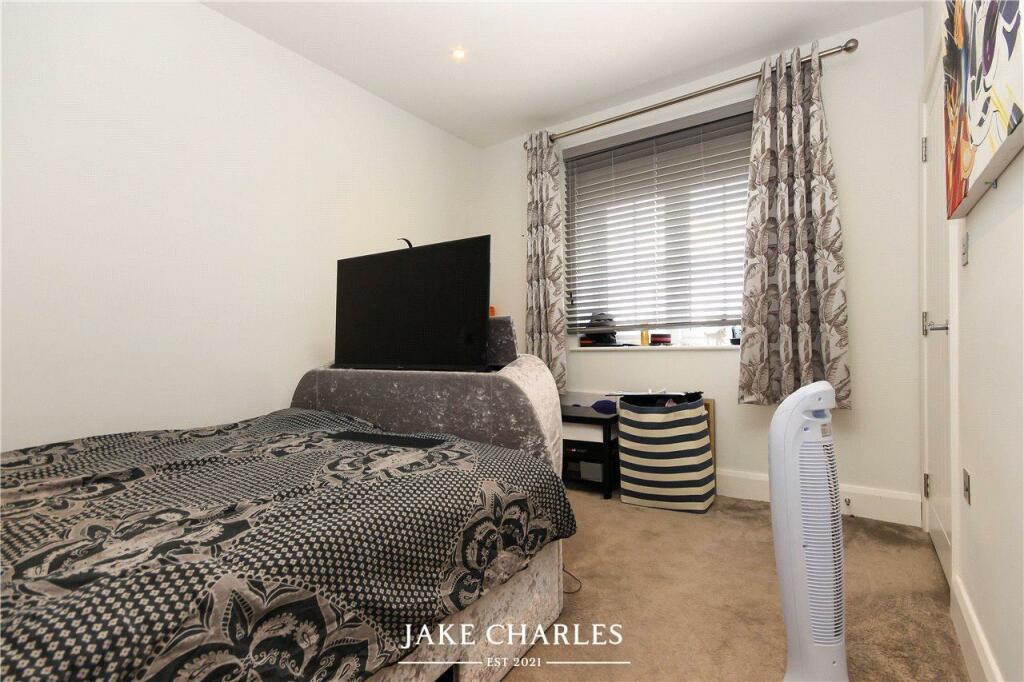 Additional property image - Crescent Gardens, St. Albans