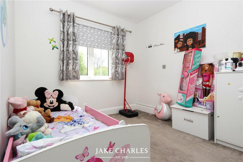 Additional property image - Crescent Gardens, St. Albans