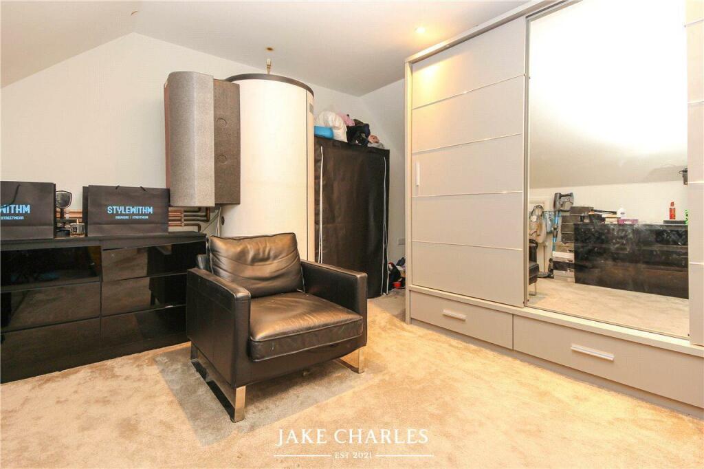 Additional property image - Crescent Gardens, St. Albans