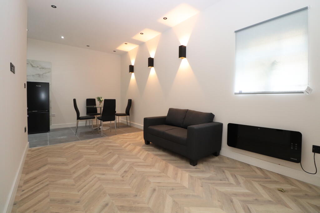 Main image of property: Carnarvon Road, CO15
