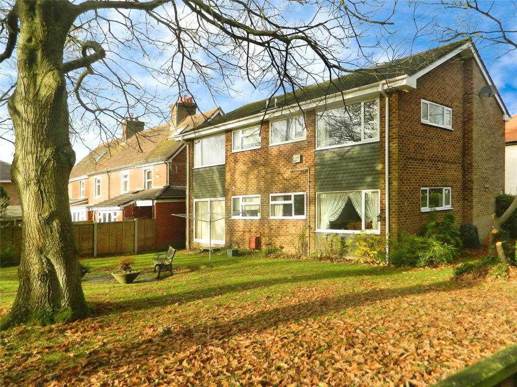 Main image of property: 15 Ridgeway, Broadstone, Poole, Dorset, BH18