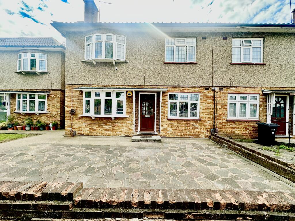 Main image of property: Eastern Avenue, Ilford, IG2