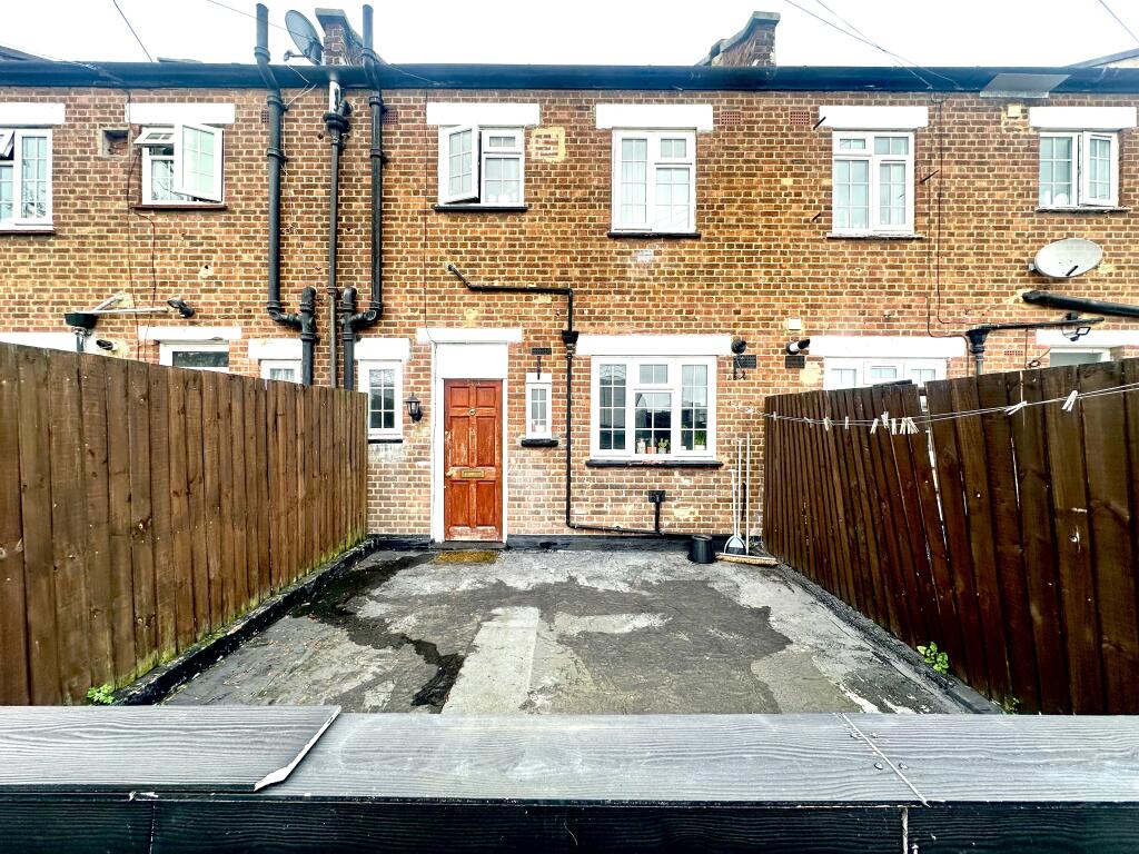 Main image of property: High Street, Barkingside, IG6