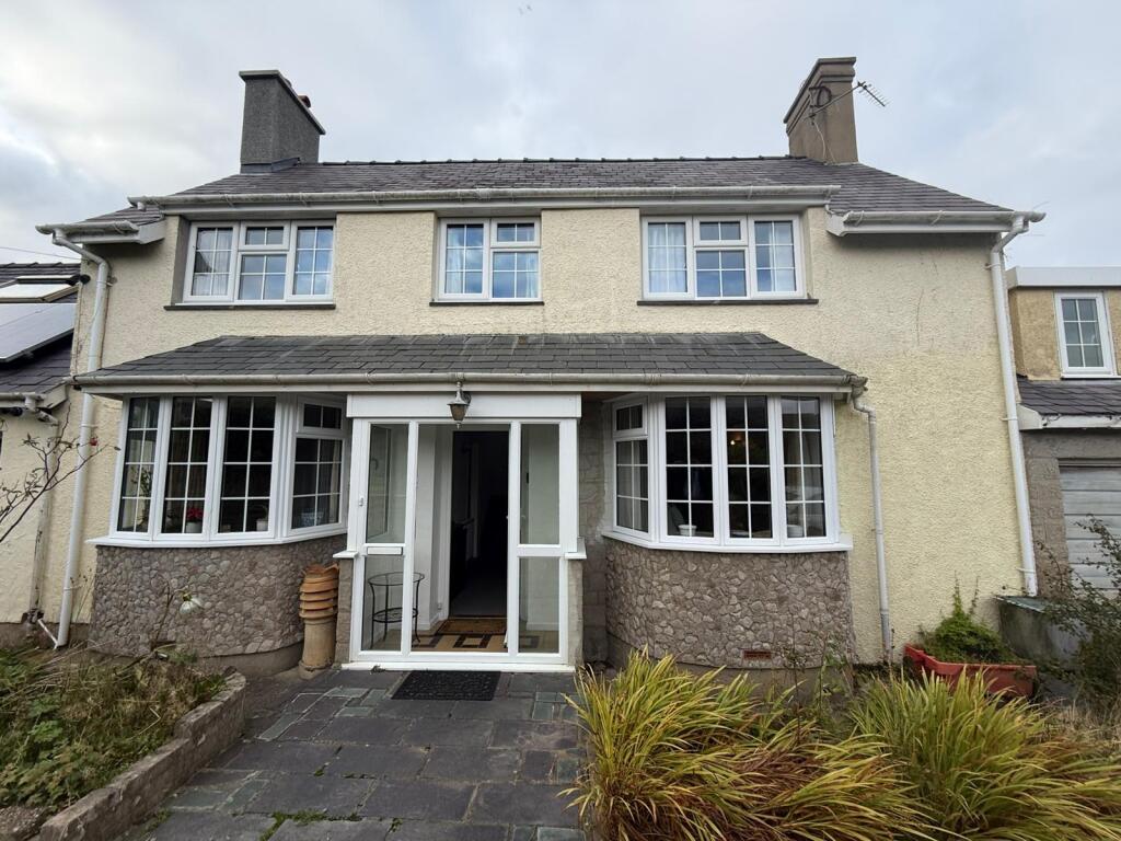Main image of property: Maes Mawr Farm, Bangor