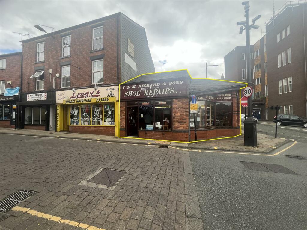 Main image of property: 38-40 Hallgate, Wigan