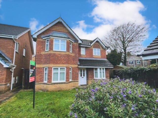Main image of property: Elstree Court, Widnes, WA8 3EP