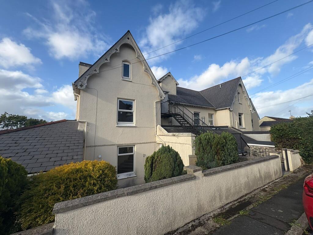 Main image of property: Newton Abbot - Bills Included!