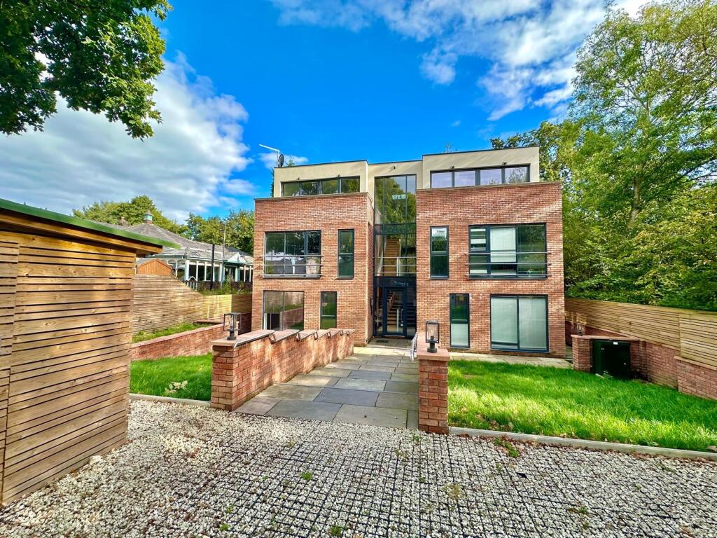 Main image of property: Shady Oak Apartments, Bramhall
