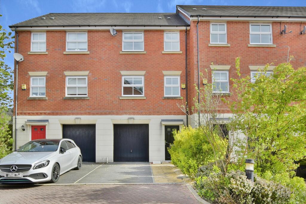 Main image of property: The Chequers, Moss Lane, Hale