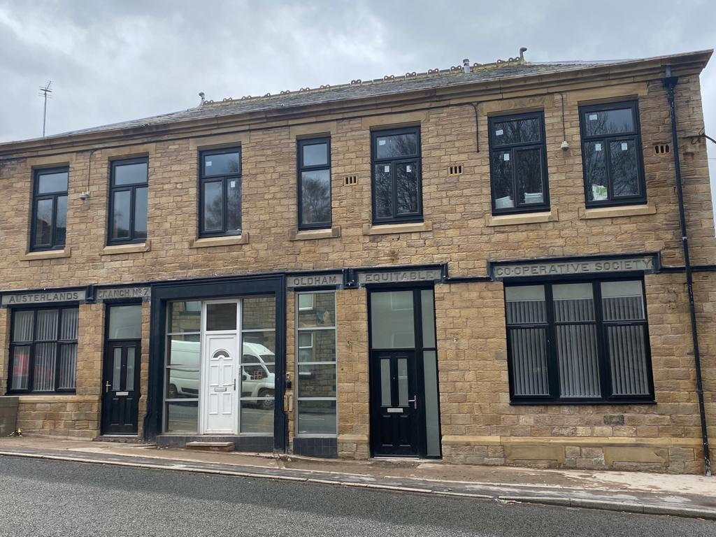 Main image of property: Room 2, Huddersfield Road, Oldham, Lancashire, OL4