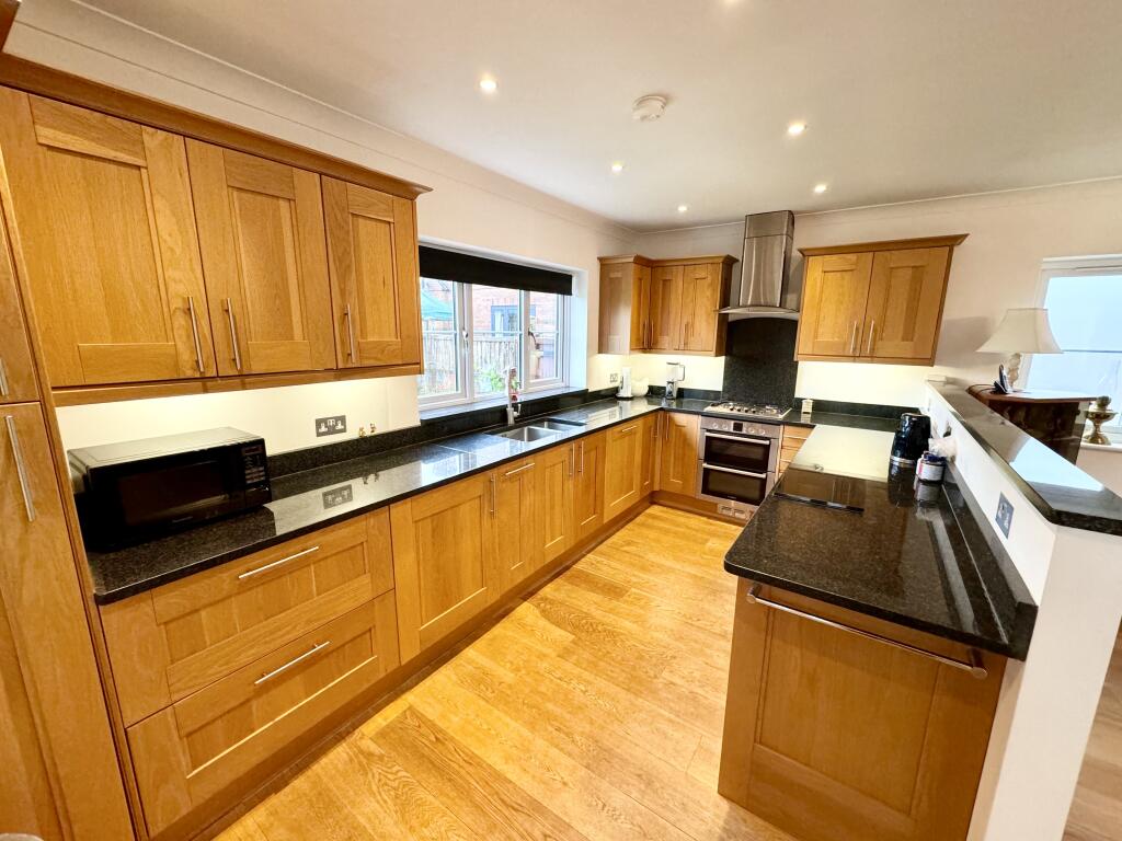 Additional property image - Feathers Hill, Hatfield Broad Oak, Essex, CM22