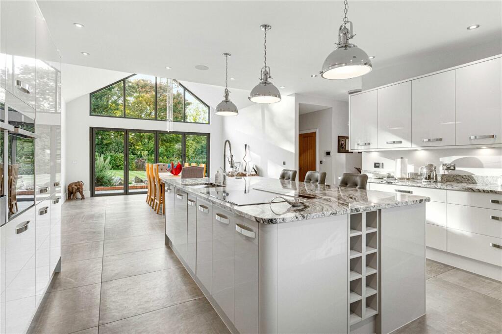 Additional property image - Cage End, Hatfield Broad Oak, Bishop's Stortford, Essex, CM22