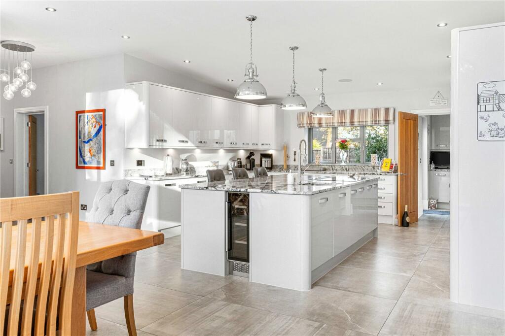 Additional property image - Cage End, Hatfield Broad Oak, Bishop's Stortford, Essex, CM22