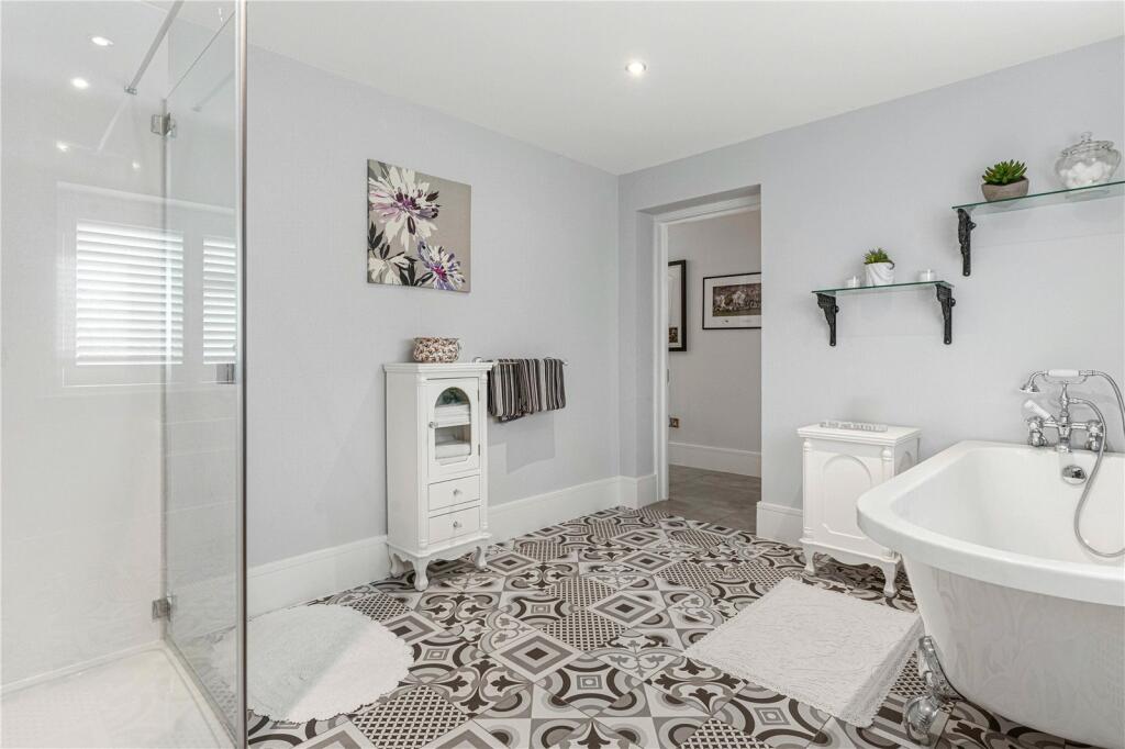 Additional property image - Cage End, Hatfield Broad Oak, Bishop's Stortford, Essex, CM22