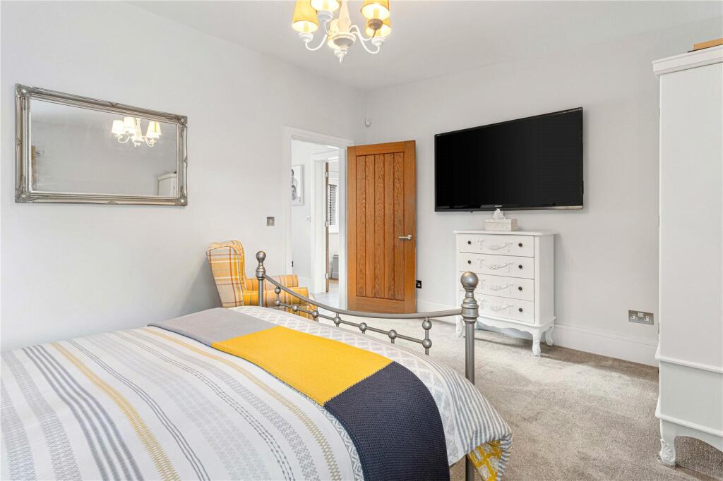 Additional property image - Cage End, Hatfield Broad Oak, Bishop's Stortford, Essex, CM22