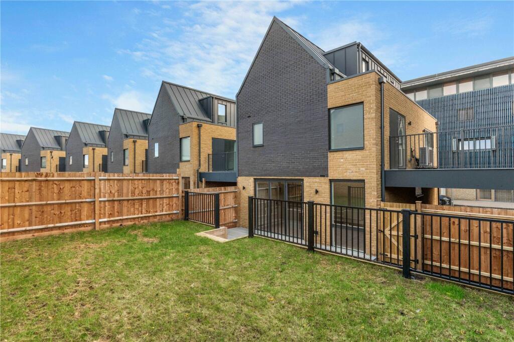 Additional property image - New Pond Street, Newhall, Harlow, Essex, CM17