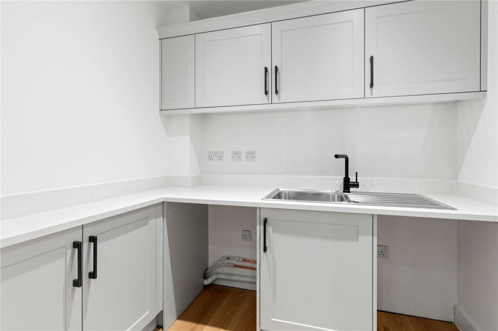 Additional property image - New Pond Street, Newhall, Harlow, Essex, CM17