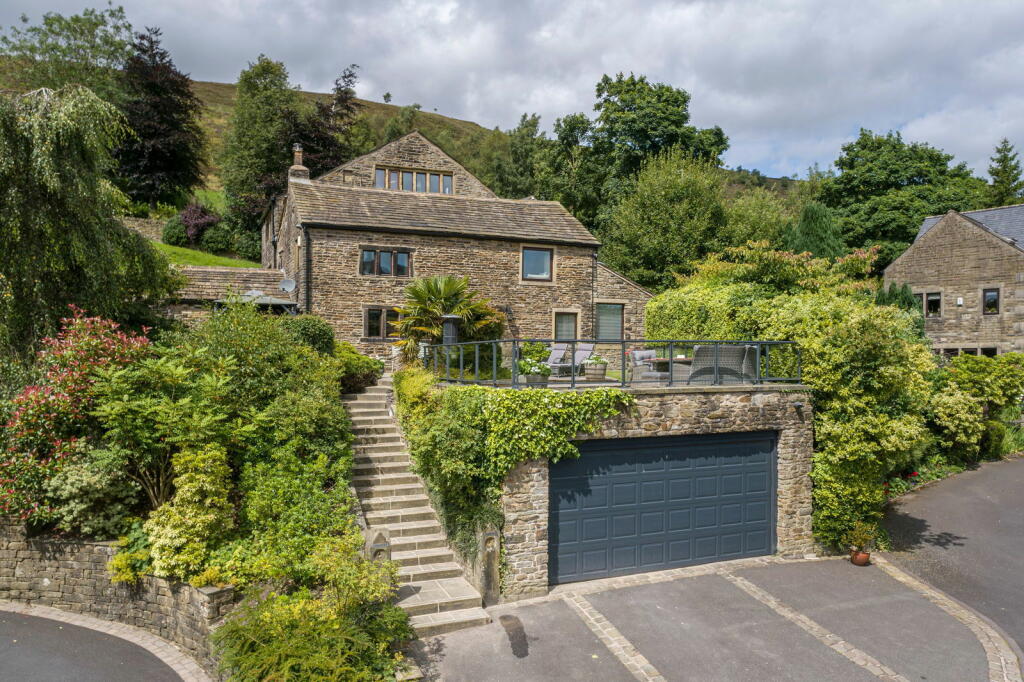 5 bedroom detached house for sale in Marslands, Diggle, Saddleworth, OL3