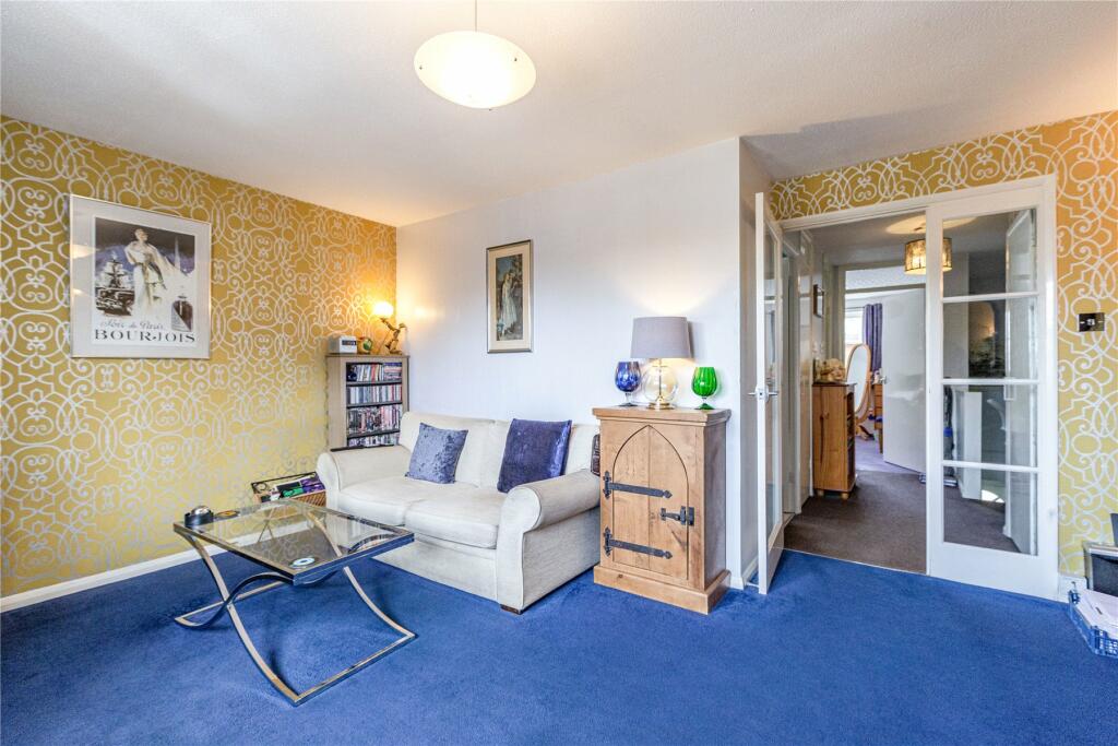 1 bedroom for sale in Addlestone, Surrey, KT15
