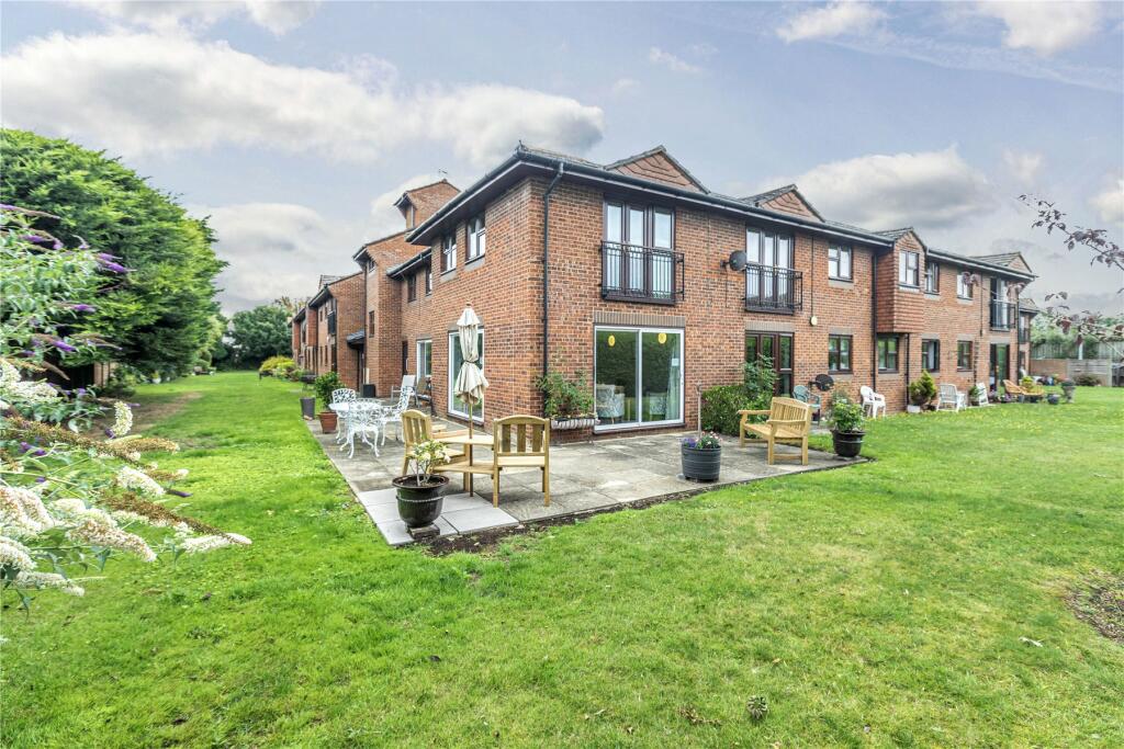 1 bedroom retirement property for sale in St. Road, Addlestone