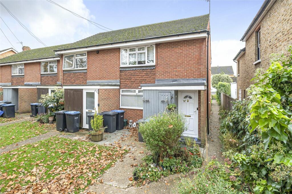 1 bedroom for sale in Green Lane, Addlestone, KT15