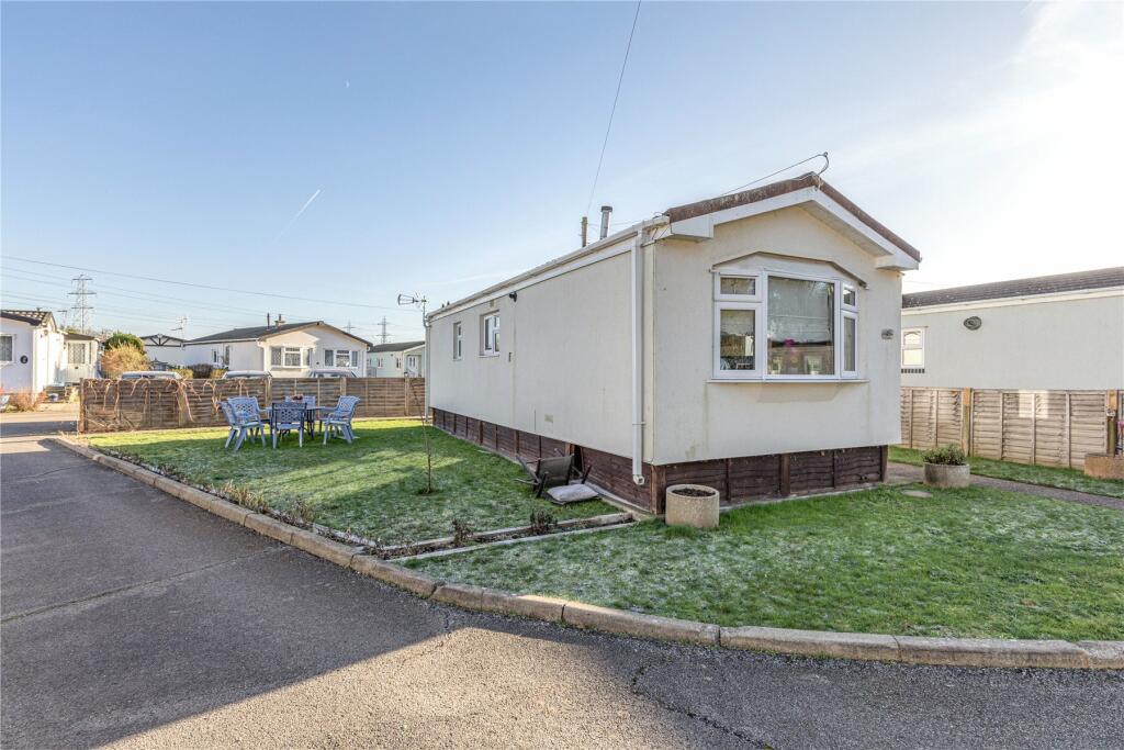 1 bedroom park home for sale in Woodlands, Meadowlands, Addlestone