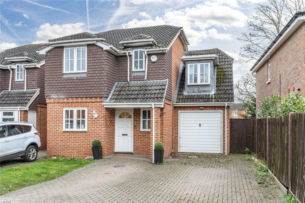 4 bedroom semidetached house for sale in Church Road, Addlestone, Surrey, KT15