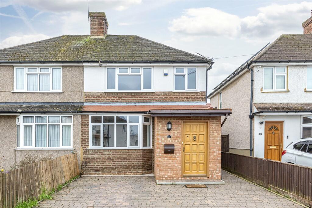 3 bedroom semidetached house for sale in Shakespeare Road, Addlestone