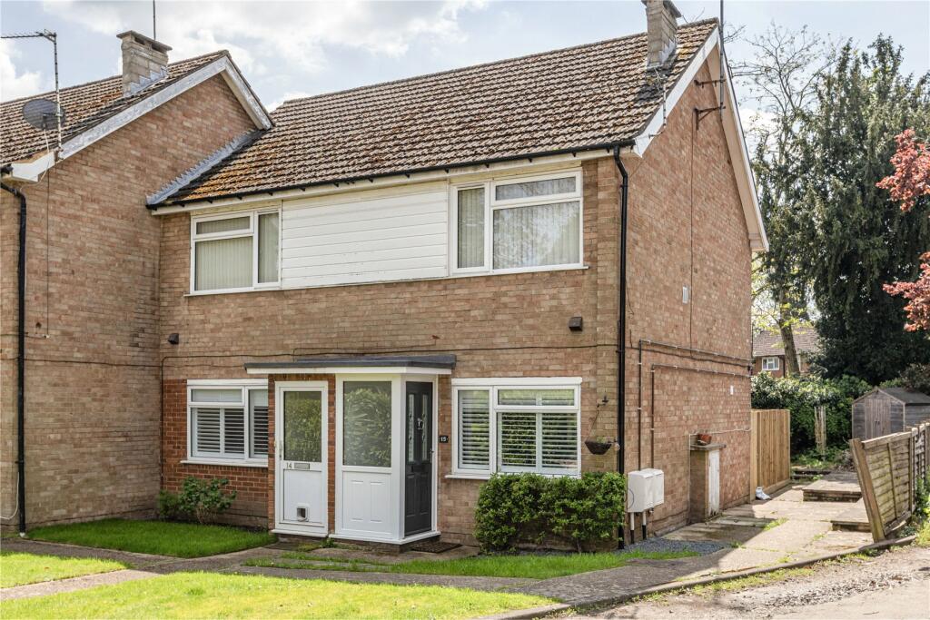 2 bedroom for sale in Beech Grove, Addlestone, Surrey, KT15