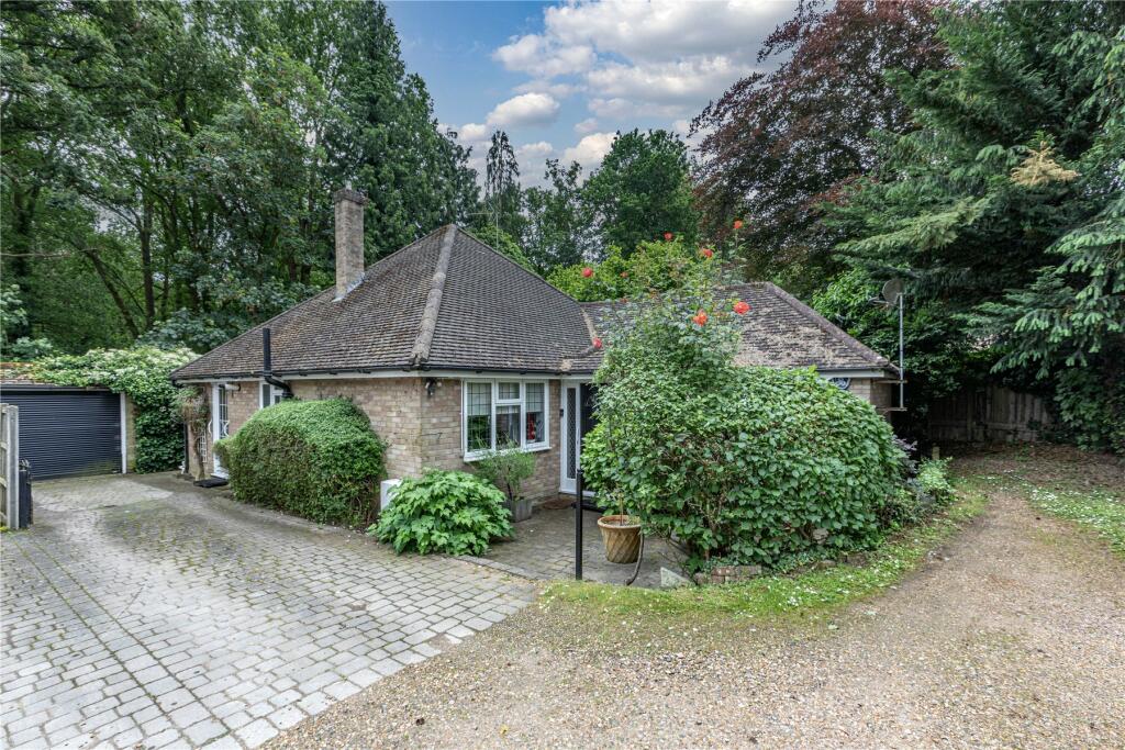 4 bedroom detached house for sale in Ottermead Lane, Ottershaw