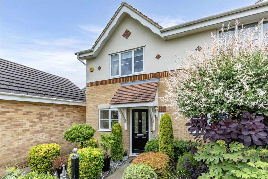 2 bedroom end of terrace house for sale in Clarendon Gate, Ottershaw