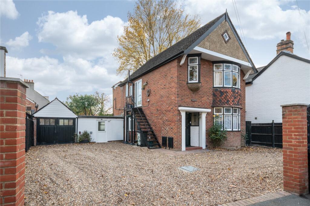 Main image of property: Green Lane, Addlestone, Surrey, KT15