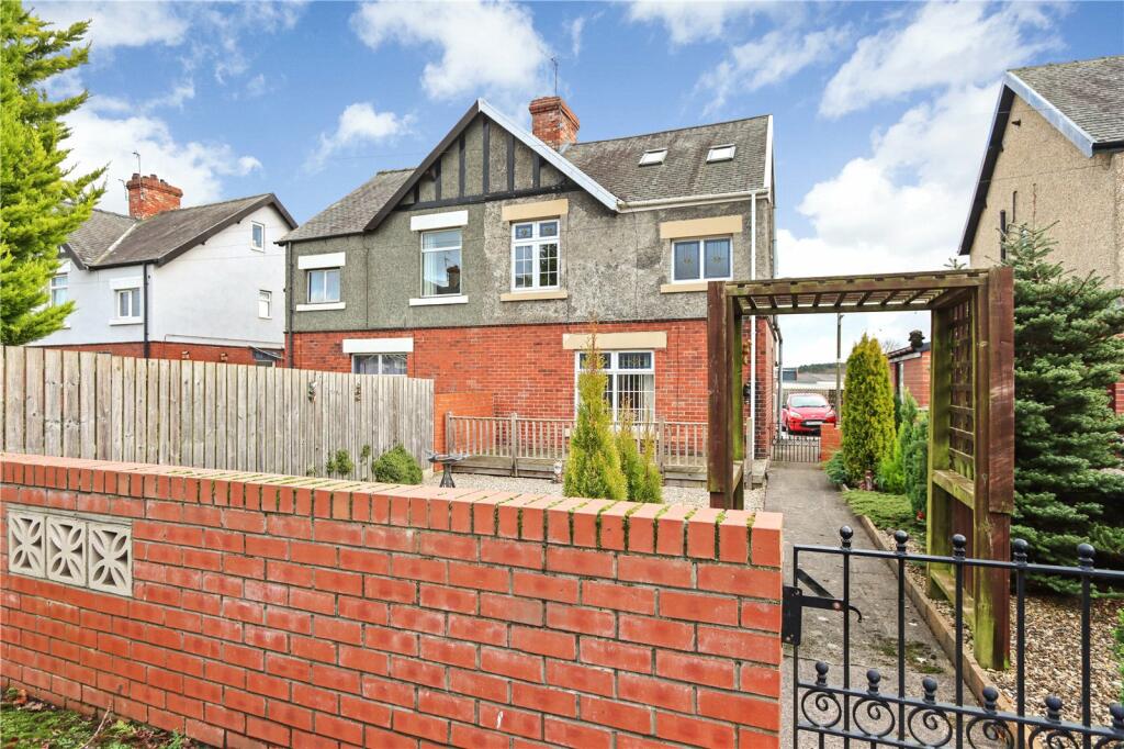 3 bedroom semidetached house for sale in Cooperative Villas, Langley