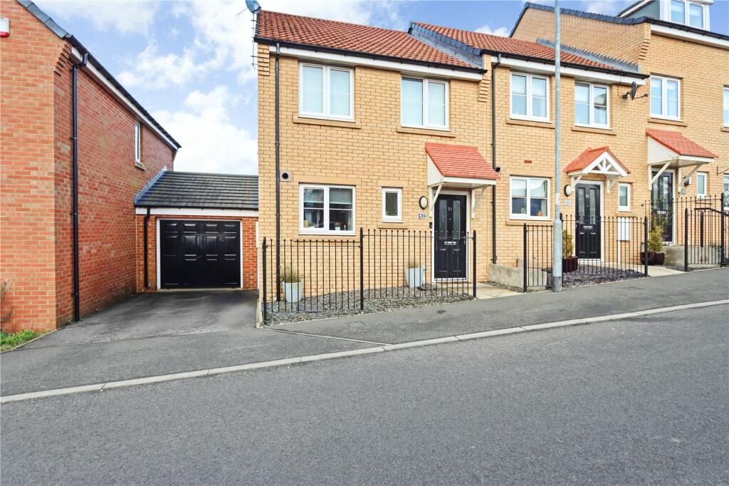 3 bedroom end of terrace house for sale in Kirkfields, Sherburn Hill