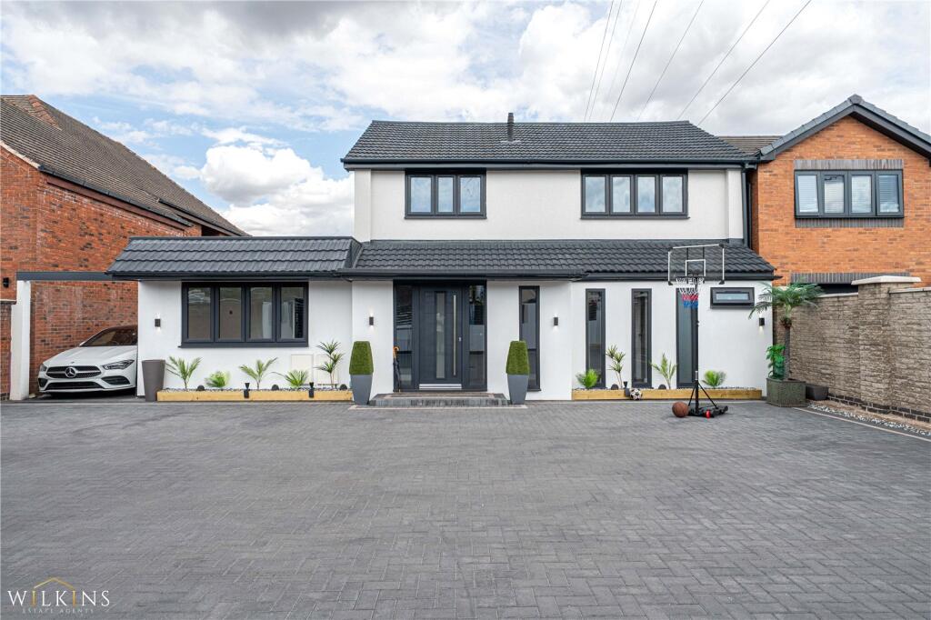 Main image of property: Lutterworth Road, Nuneaton, Warwickshire, CV11