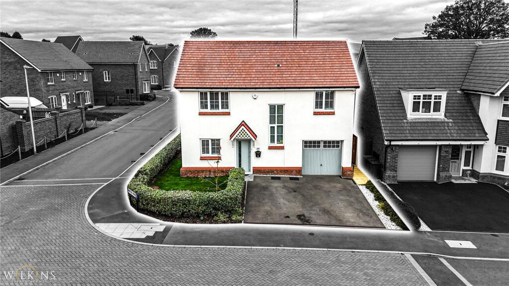 Main image of property: Polar Avenue, Nuneaton, Warwickshire, CV10