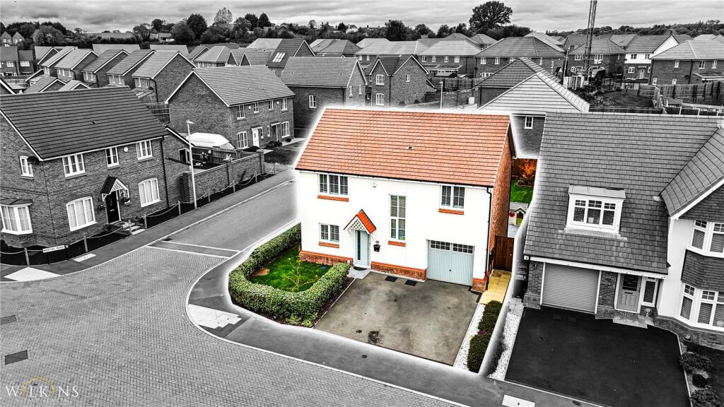 Main image of property: Polar Avenue, Nuneaton, Warwickshire, CV10