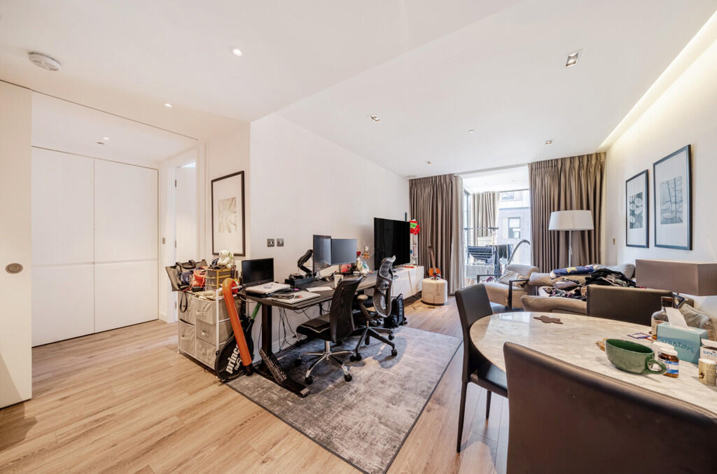 Main image of property: Leman Street, London, E1