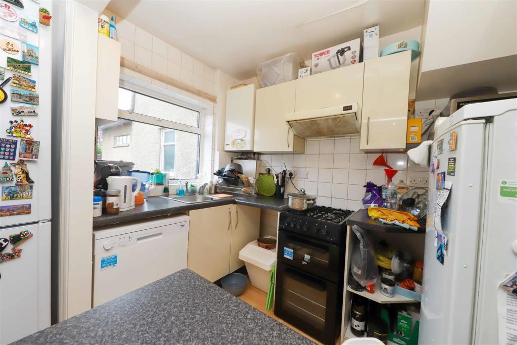 3 bedroom terraced house for sale in Hatherleigh Road, Ruislip, HA4