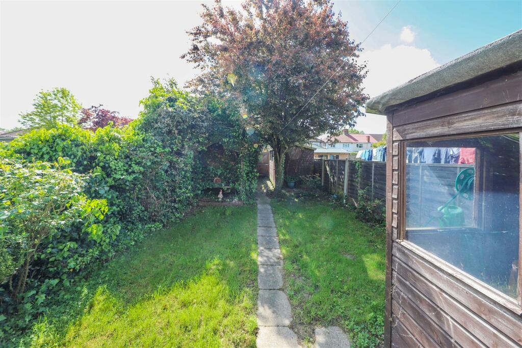3 bedroom terraced house for sale in Bedford Road, Ruislip, HA4