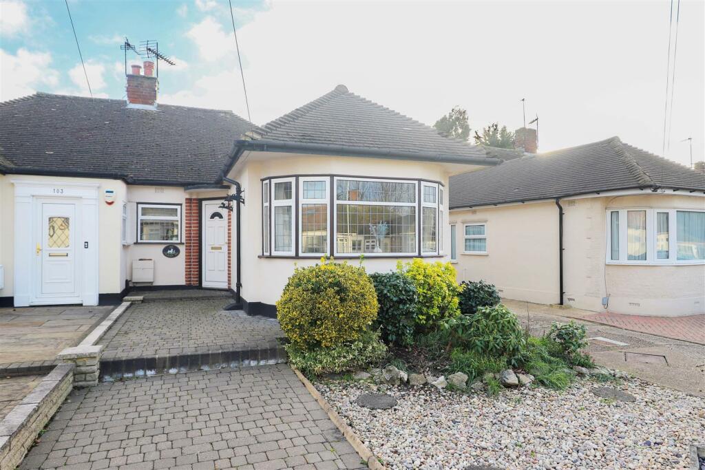 3 bedroom semidetached bungalow for sale in Pavilion Way, Ruislip, HA4